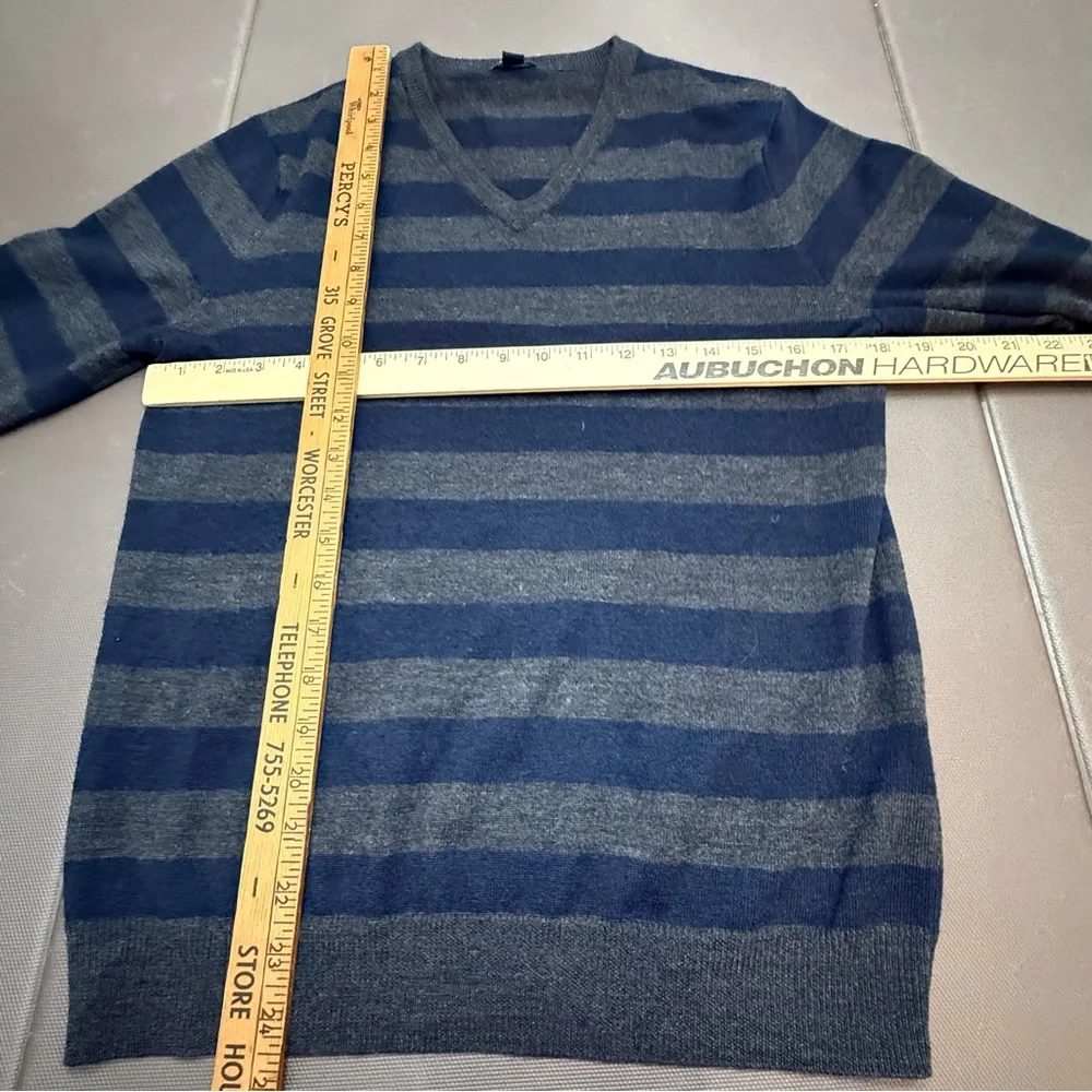 J.‎ Crew 100% Merino Wool Sweater V-Neck Stripe Preppy Business Casual Men’s S